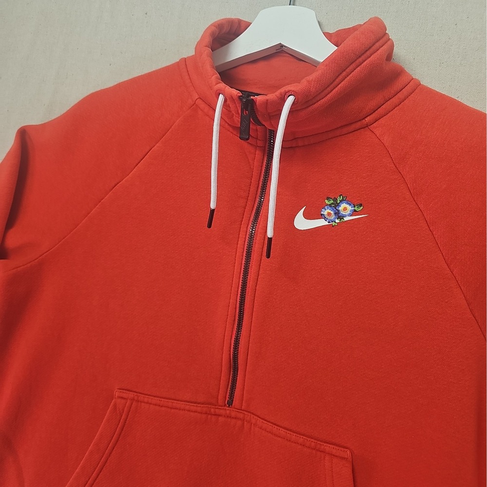 Nike Womens Medium Red Coral Graphic Floral Swoosh Pullover 1/2 Zip BQ8846-696